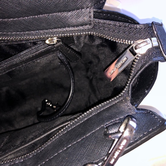 Michael Kors black Handbag - Picture 4 of 6